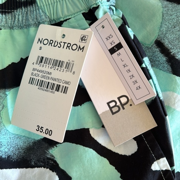 🆕 BP Women's Black Green Painted Camo Athletic Shorts Size S - Picture 4 of 4